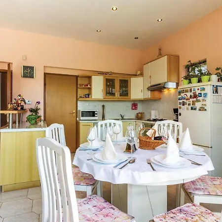 Four Bedroom In Apartment *