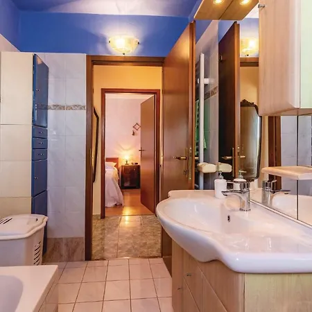 公寓 Four Bedroom In 佩罗杰