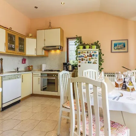 公寓 Four Bedroom In *