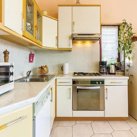 公寓 Four Bedroom In 佩罗杰